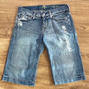 Vintage seven for all mankind Dojo Shorts. Size 26. Inseam 13.5 in.